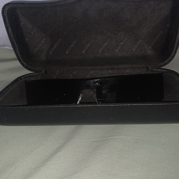 BALENCIAGA wrap around sunglasses - Picture 4 of 9